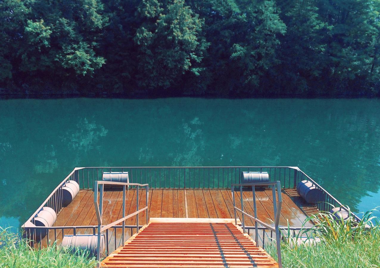Big Berry Luxury Lifestyle Resort Metlika Esterno foto